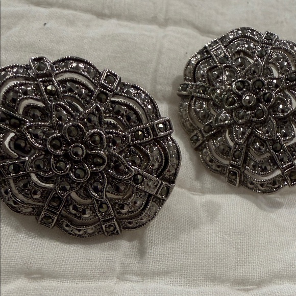 Jewelry - Gunmetal Filigree Floral Clip Earrings - Elegant Women’s Jewelry
